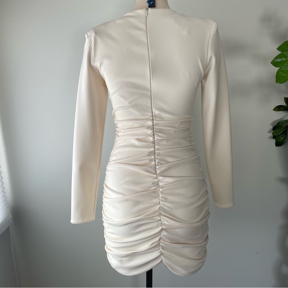 Zara Ruched Deep V Plunge Mini Dress Cream Long Sleeves Bodycon Size Small NWT - Picture 2 of 10
